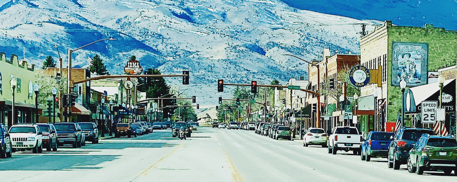 A picture of a long street in Cody, WY